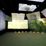 Simulation d'une attaque au gaz mortel pendant la Première Guerre mondiale grâce à la salle immersive du musée Sir John Monash