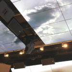 Dalle d'écrans au plafond, éclairage multidirectionnel et hauts parleurs de haute qualité pour la salle immersive du Sir John Monash Centre