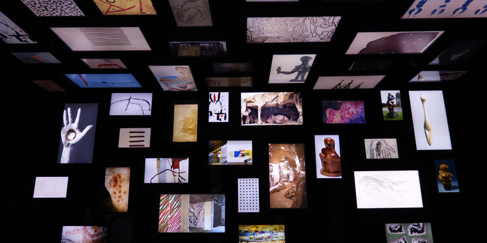 Lascaux 4 installations videmus watchout medialon tunnel écrans intéractifs multi affichage