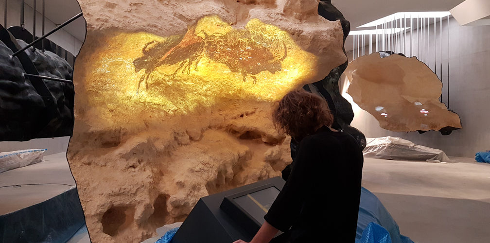 Lascaux 4 installations videmus watchout medialon wrapping videomapping