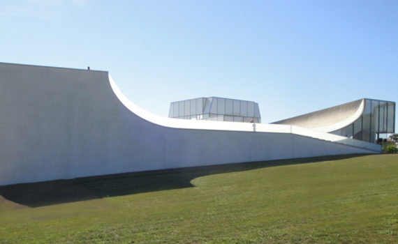 Cité-de-l'ocean-surf-Biarritz-2011-VIDEMUS-Auvione-vue-exterieure