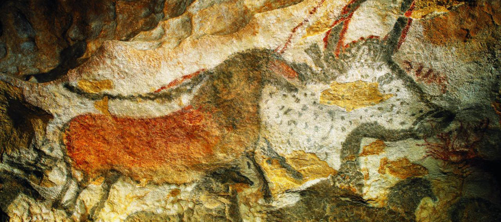 lascaux-II_2009_atelier-des-fac-similés-périgord_videmus_projection-video-grotte-watchout-1er-TAUREAU