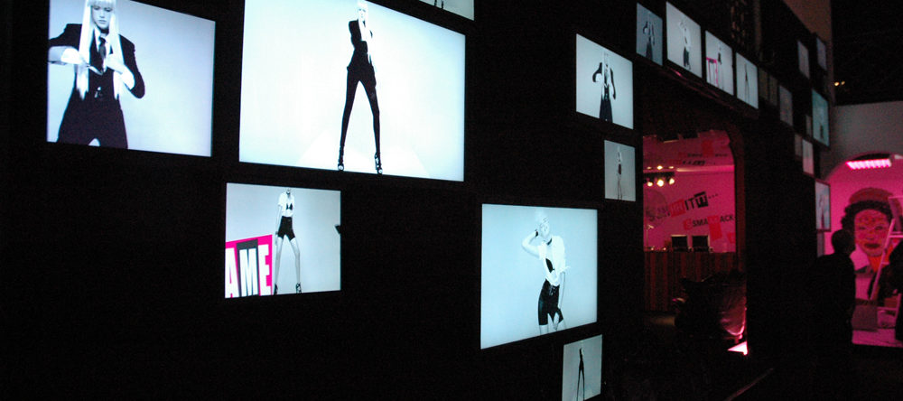 sortie-parfum-madame-jean-paul-gaultier-2008-soiree-privee-procon-videmus-watchout-decor-video