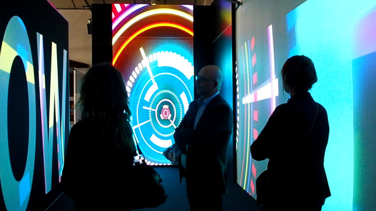 Vidéo mapping immersif tactile