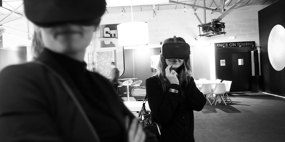 Expérience casque VR sans fil contrôlable à distance