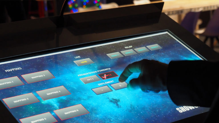 Pupitre interactif et tactile pour présentation